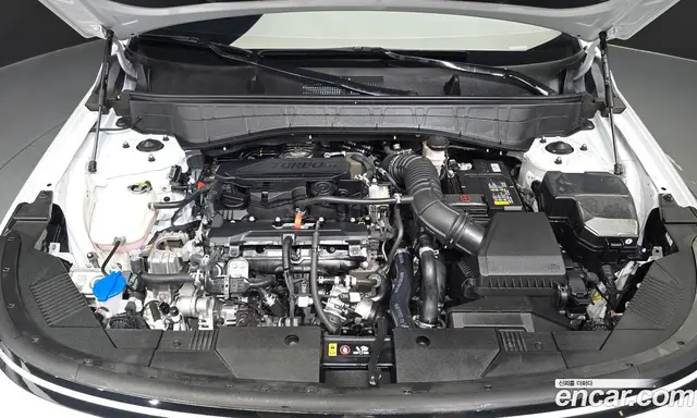Hyundai Kona 2025 1.6 автомат (гидро), миниатюра 6