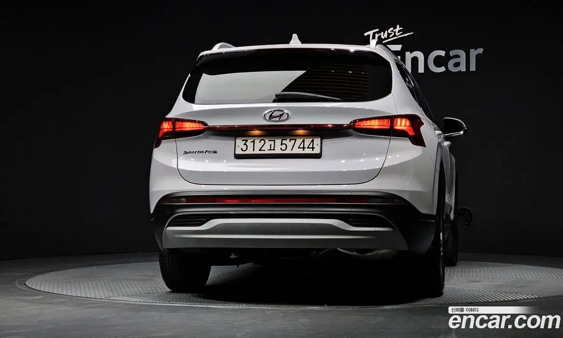 Hyundai Santa Fe 2022 2.2 автомат (гидро), фото 4