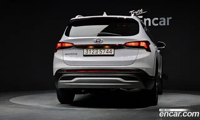 Hyundai Santa Fe 2022 2.2 автомат (гидро), миниатюра 4