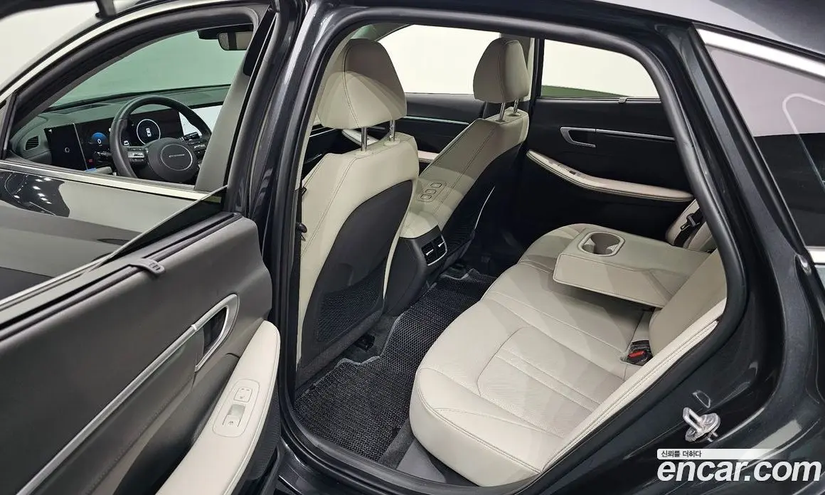 Hyundai Sonata 2023 1.6 автомат (гидро), фото 11