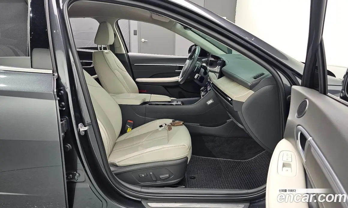 Hyundai Sonata 2023 1.6 автомат (гидро), фото 12