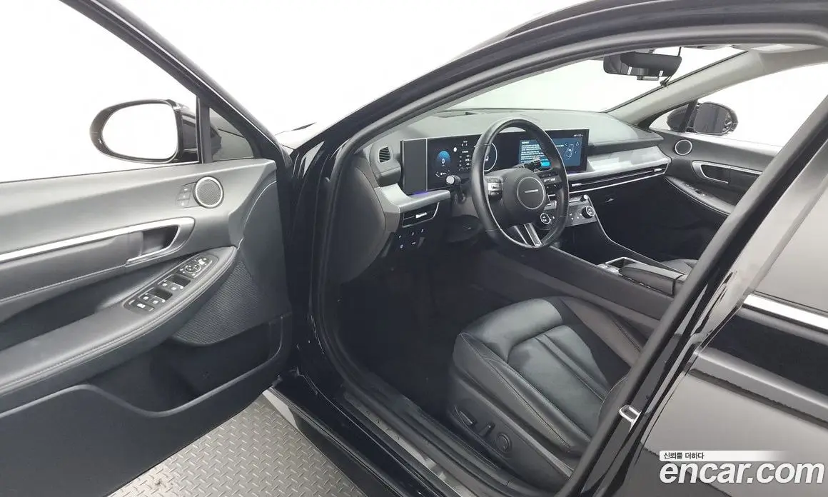 Hyundai Sonata 2023 2.0 автомат (гидро), фото 13