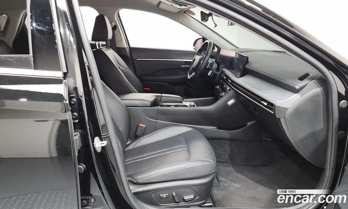 Hyundai Sonata 2023 2.0 автомат (гидро), фото 16