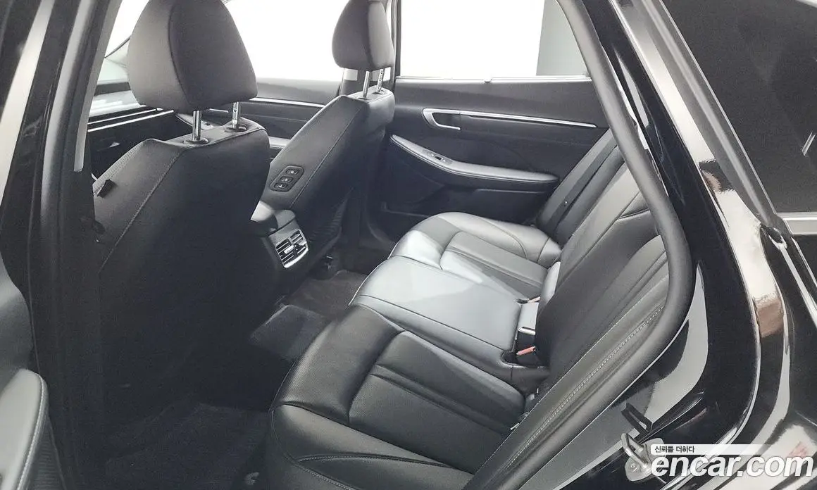 Hyundai Sonata 2023 2.0 автомат (гидро), фото 25