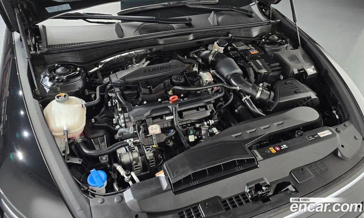 Hyundai Sonata 2024 1.6 автомат (гидро), фото 6