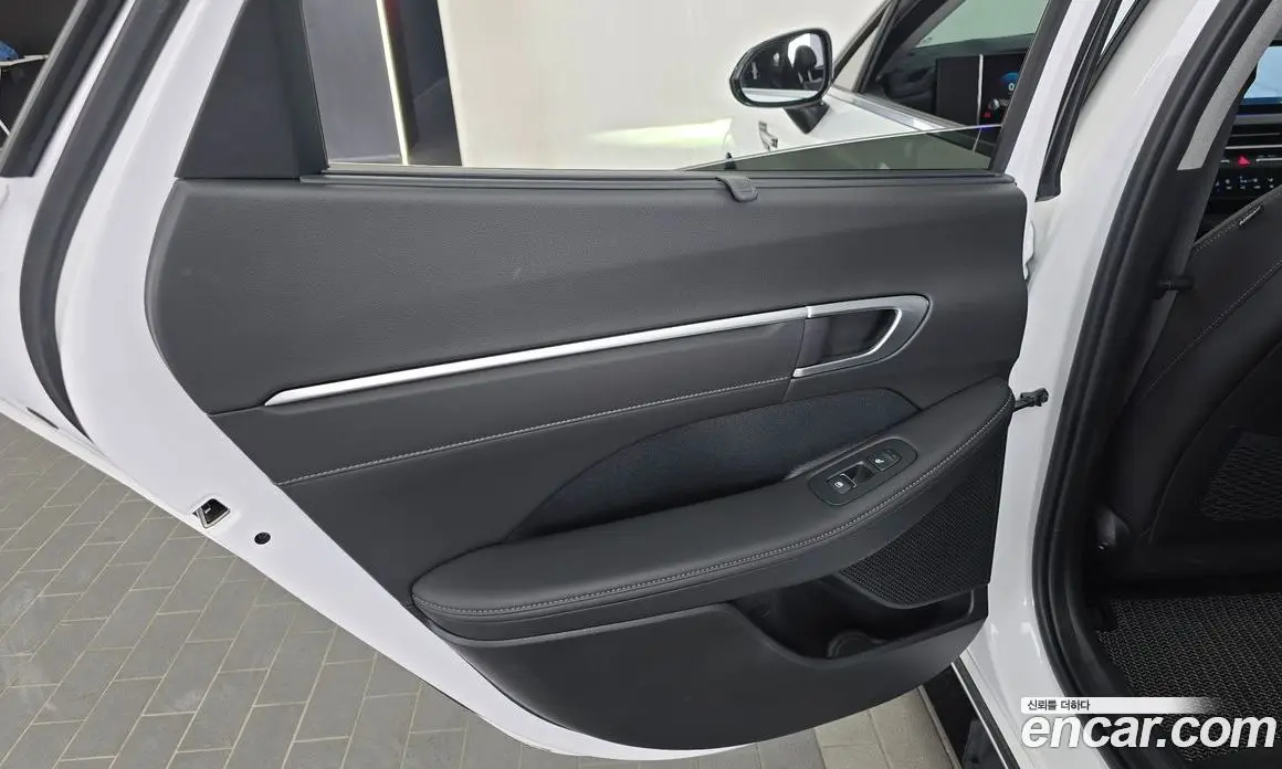 Hyundai Sonata 2024 1.6 автомат (гидро), фото 15