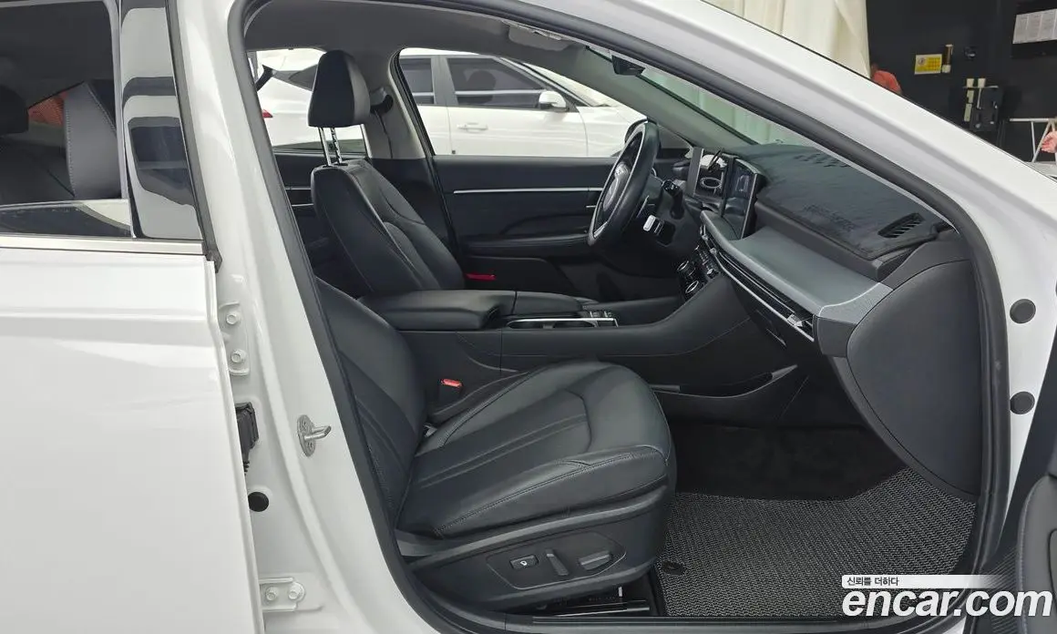 Hyundai Sonata 2024 1.6 автомат (гидро), фото 16