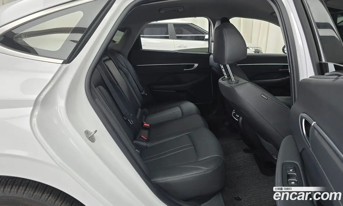 Hyundai Sonata 2024 1.6 автомат (гидро), фото 17