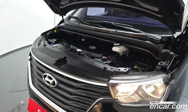 Hyundai Starex 2019 2.5 автомат (гидро), миниатюра 6