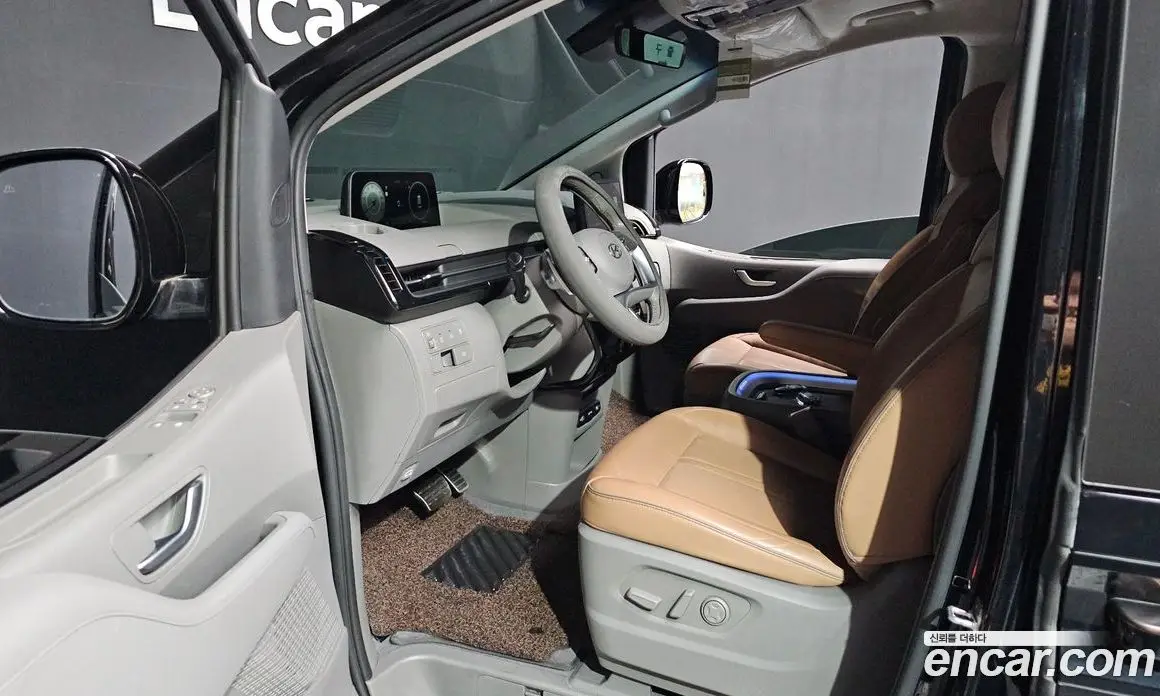 Hyundai Staria 2021 2.2 автомат (гидро), фото 13