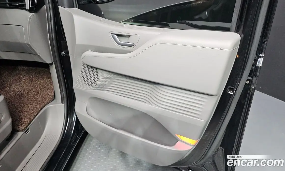 Hyundai Staria 2021 2.2 автомат (гидро), фото 15