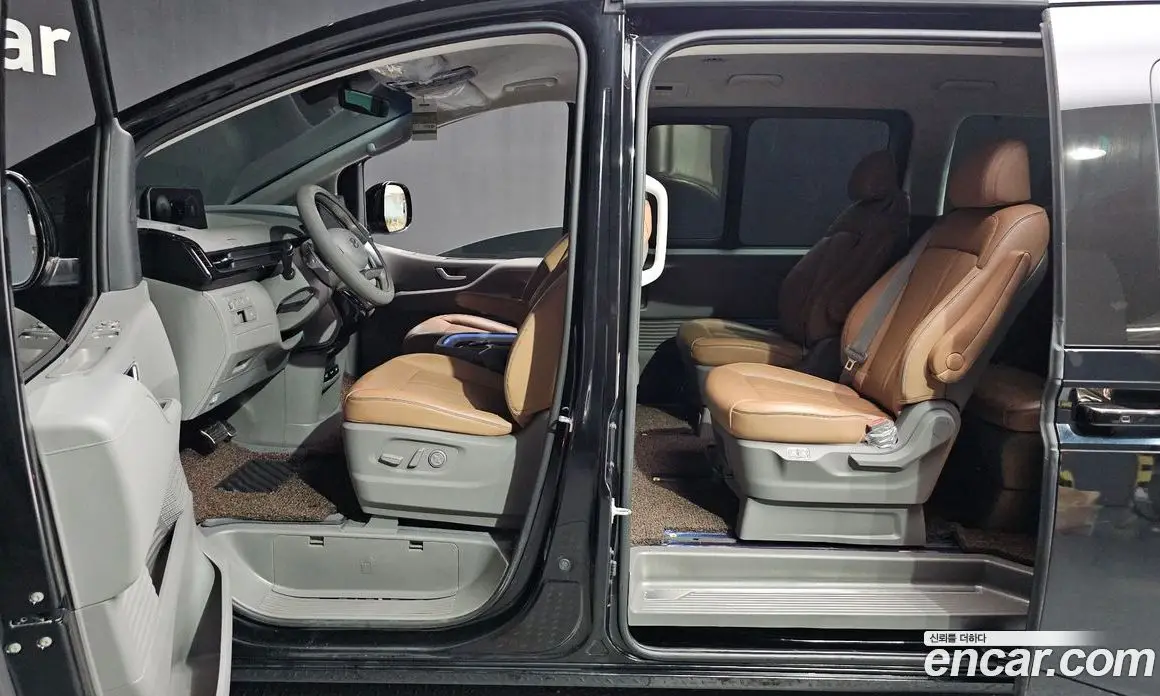 Hyundai Staria 2021 2.2 автомат (гидро), фото 24