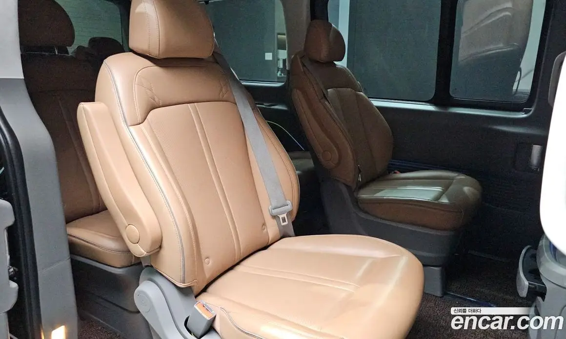 Hyundai Staria 2021 2.2 автомат (гидро), фото 31