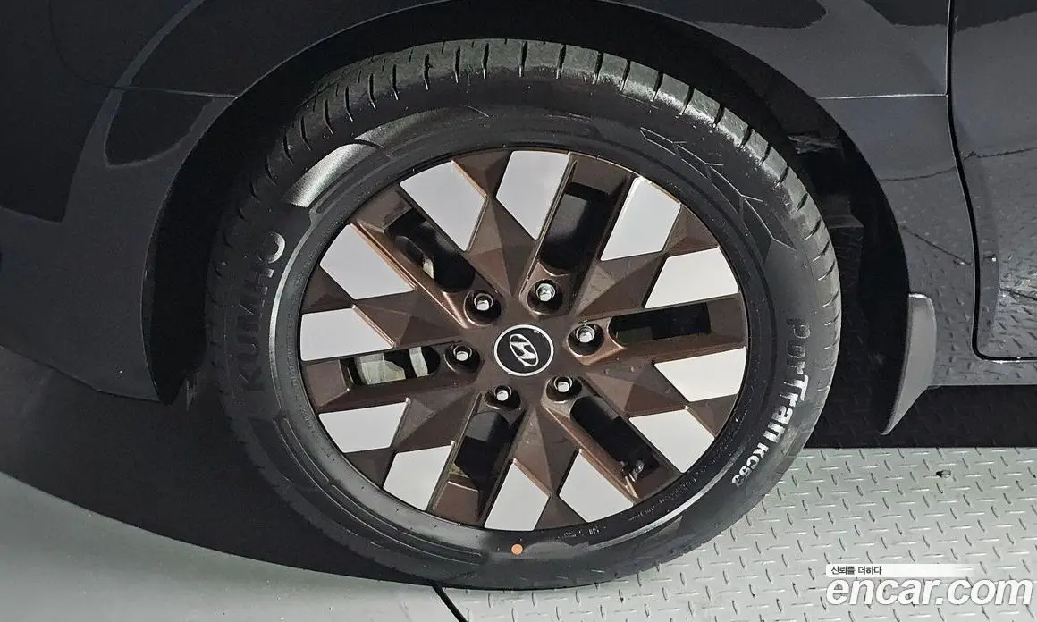 Hyundai Staria 2021 2.2 автомат (гидро), фото 5
