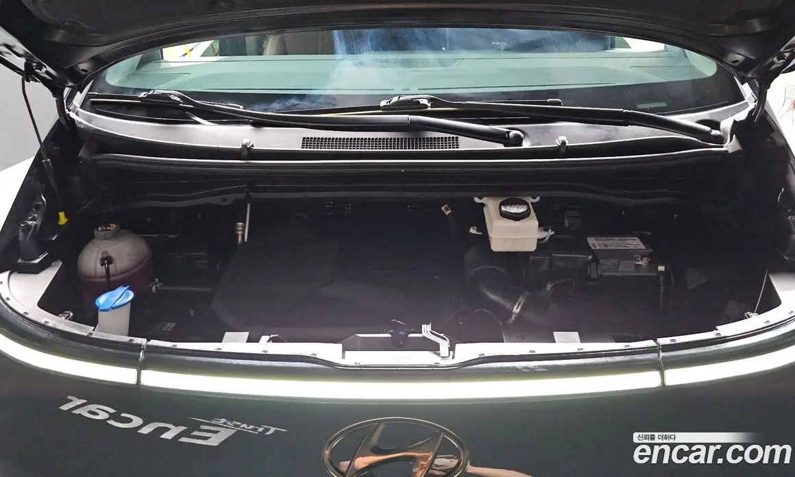 Hyundai Staria 2021 2.2 автомат (гидро), фото 6