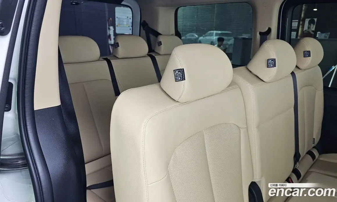 Hyundai Staria 2023 2.2 автомат (гидро), фото 23