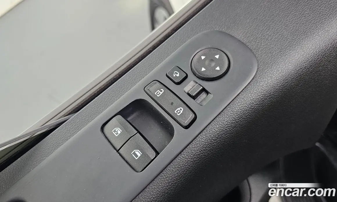 Hyundai Staria 2023 2.2 автомат (гидро), фото 27