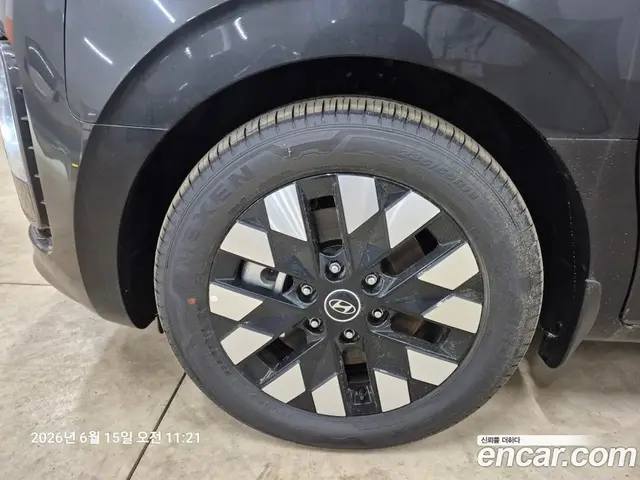 Hyundai Staria 2025 2.2 автомат (гидро), миниатюра 5