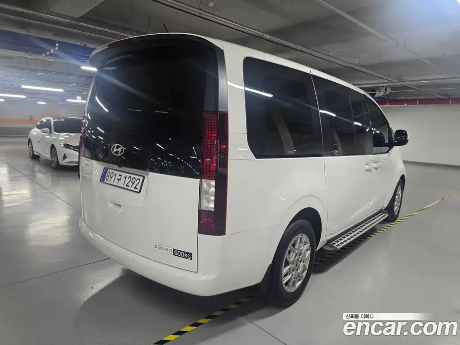 Hyundai Staria 2025 3.5 автомат (гидро), фото 3