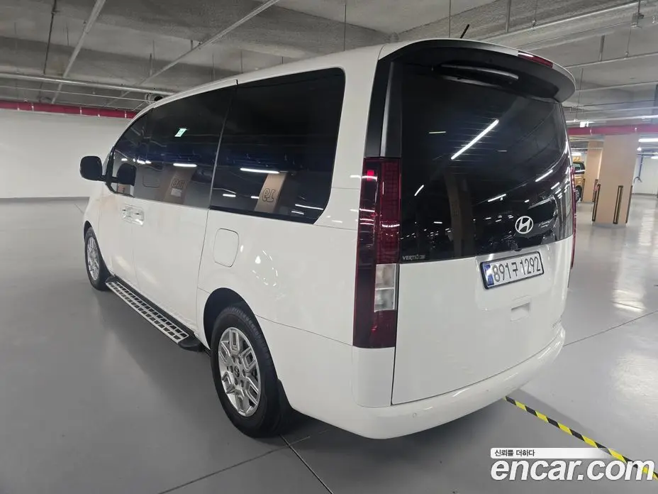 Hyundai Staria 2025 3.5 автомат (гидро), фото 5