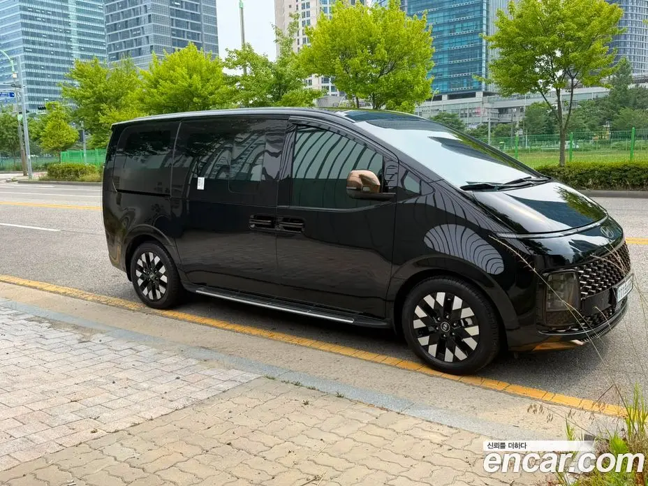 Hyundai Staria 2025 2.2 автомат (гидро), фото 13