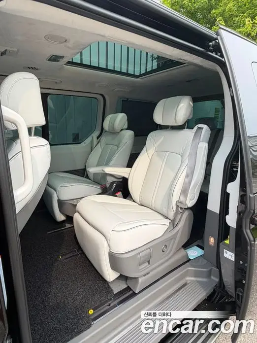 Hyundai Staria 2025 2.2 автомат (гидро), фото 14