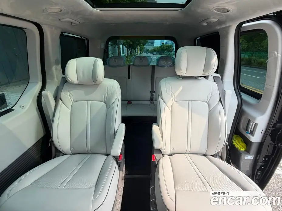 Hyundai Staria 2025 2.2 автомат (гидро), фото 15