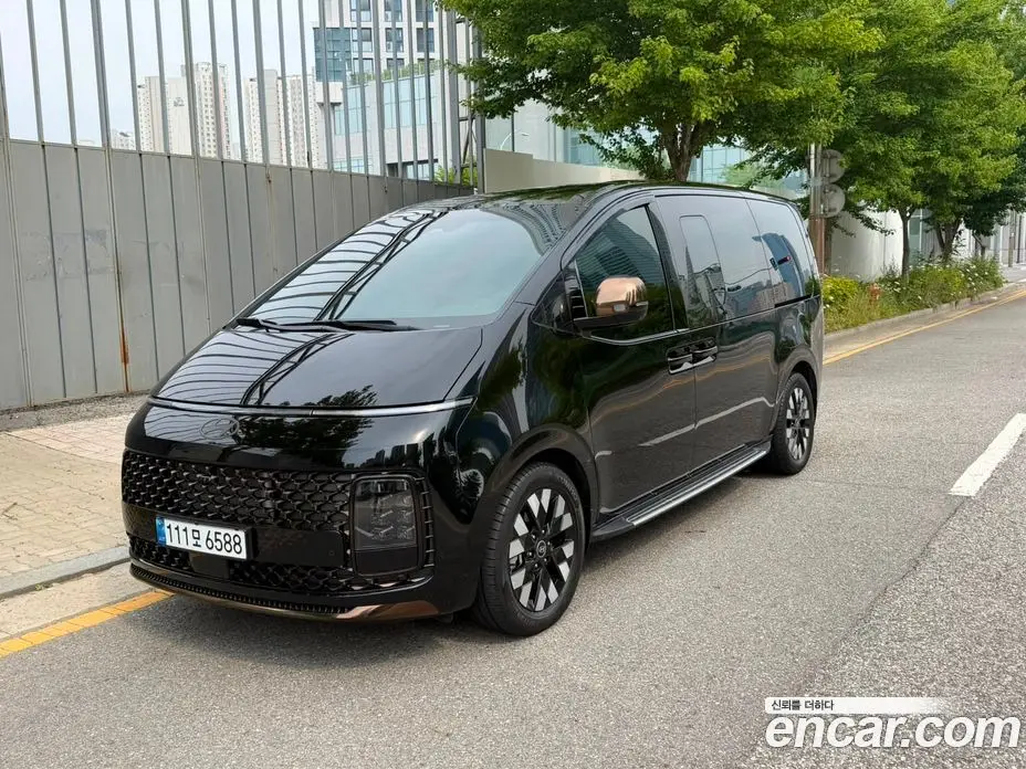 Hyundai Staria 2025 2.2 автомат (гидро), фото 3