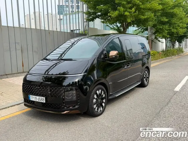 Hyundai Staria 2025 2.2 автомат (гидро), миниатюра 3