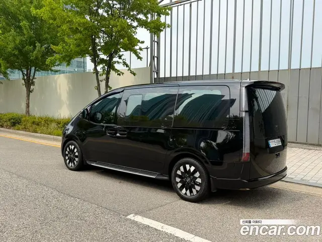 Hyundai Staria 2025 2.2 автомат (гидро), миниатюра 4