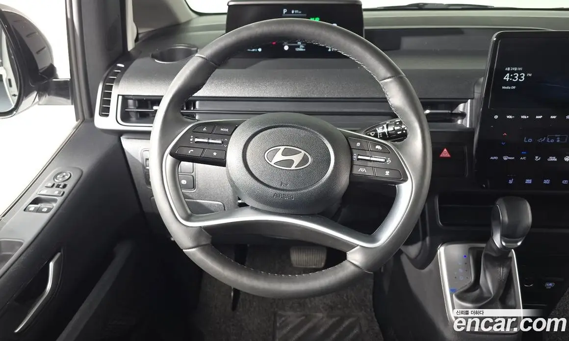 Hyundai Staria 2025 2.2 автомат (гидро), фото 18