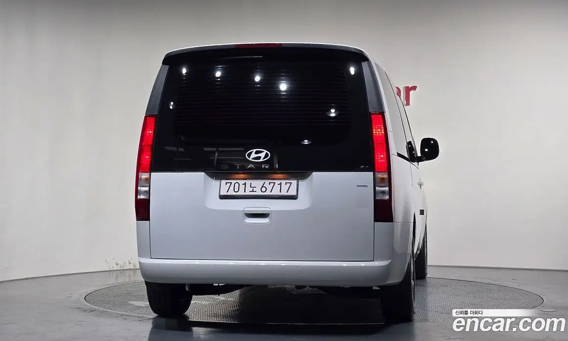 Hyundai Staria 2025 2.2 автомат (гидро), фото 3