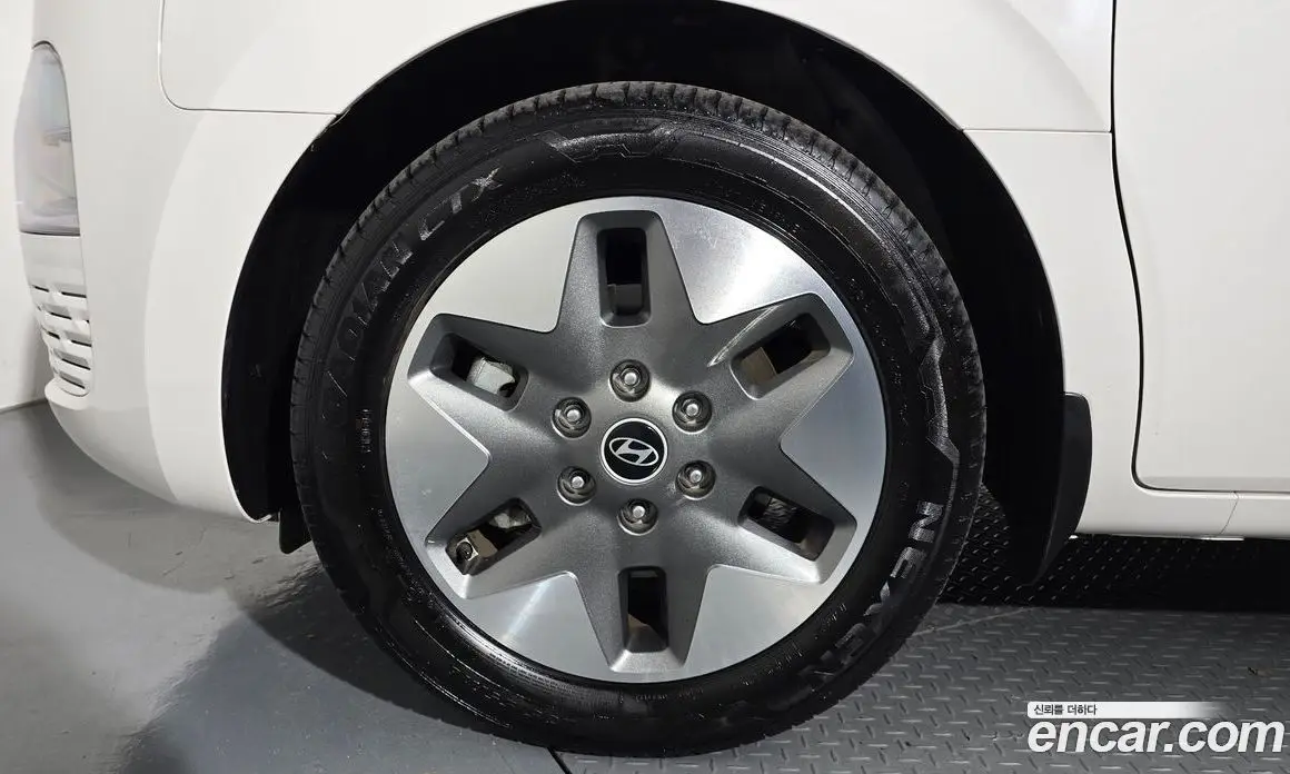Hyundai Staria 2025 2.2 автомат (гидро), фото 4