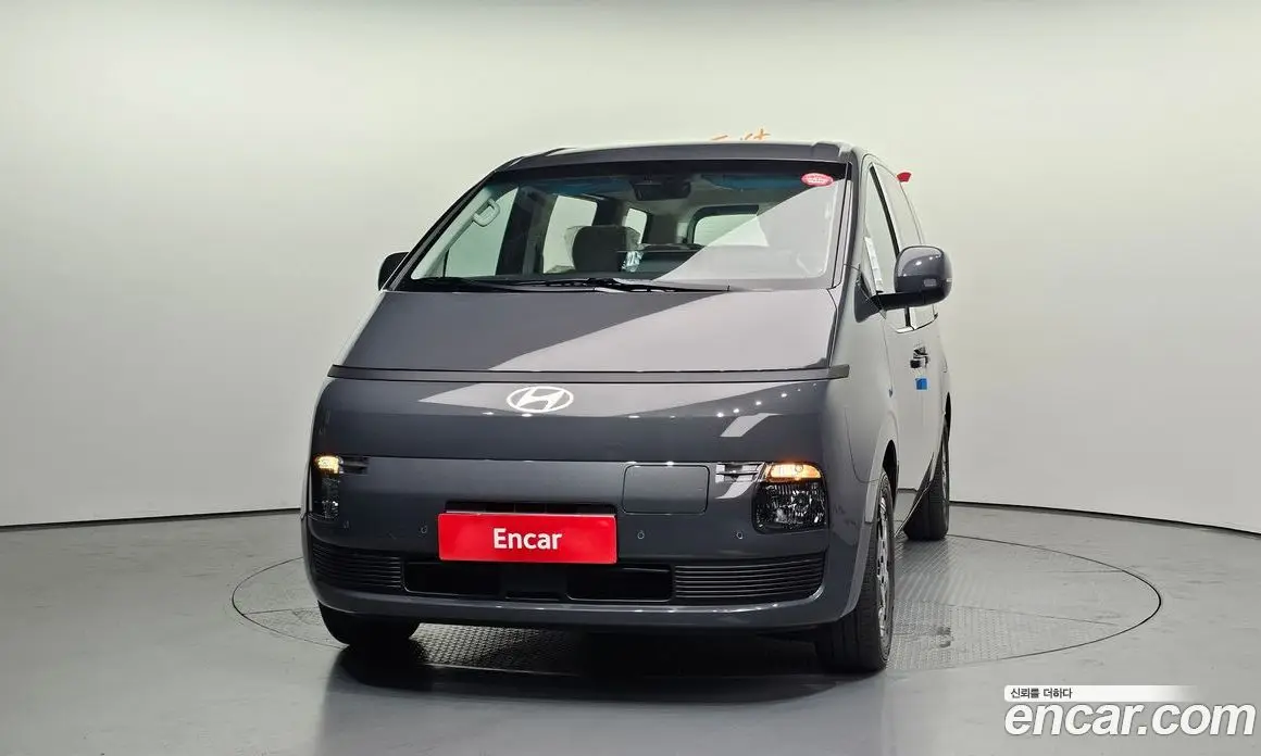 Hyundai Staria 2026 0.1 автомат (гидро), фото 3