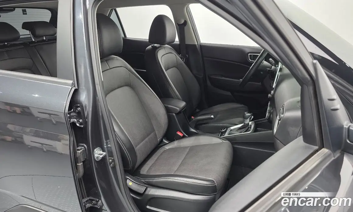 Hyundai Venue 2019 1.6 автомат (гидро), фото 17