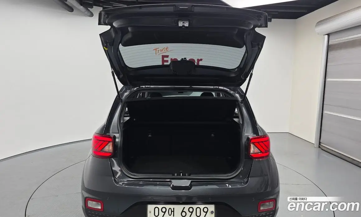 Hyundai Venue 2019 1.6 автомат (гидро), фото 25