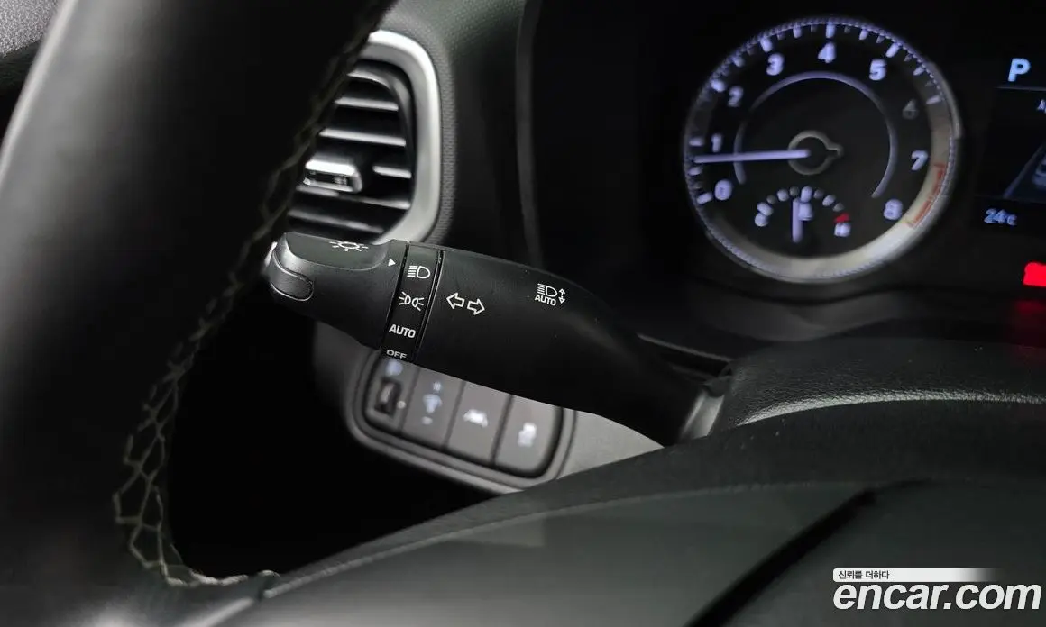 Hyundai Venue 2019 1.6 автомат (гидро), фото 27
