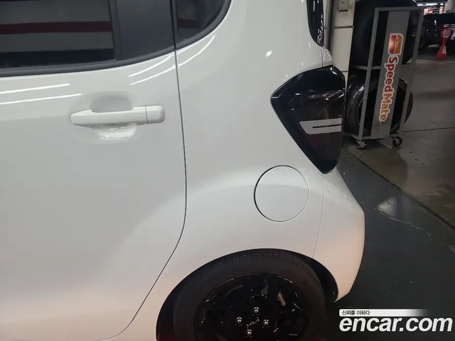 Kia Ray 2023 1.0 автомат (гидро), фото 8