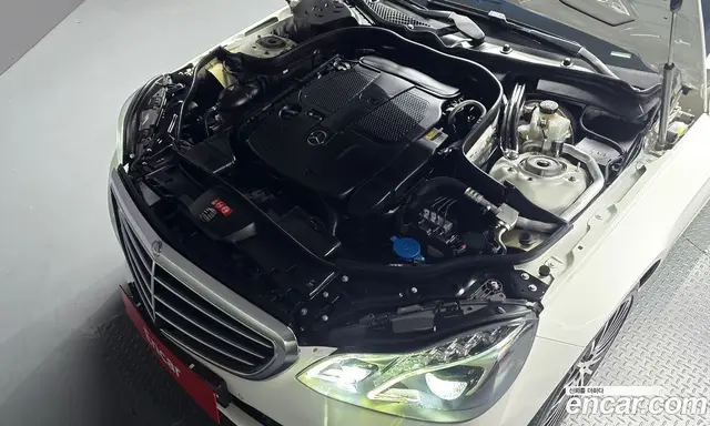 Mercedes-Benz E-Class 2015 3.5 автомат (гидро), миниатюра 5