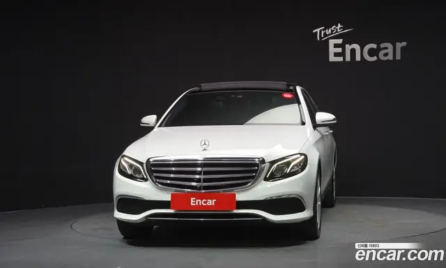 Mercedes-Benz E-Class 2016 2.0 автомат (гидро), миниатюра 3