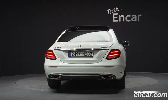 Mercedes-Benz E-Class 2016 2.0 автомат (гидро), миниатюра 4