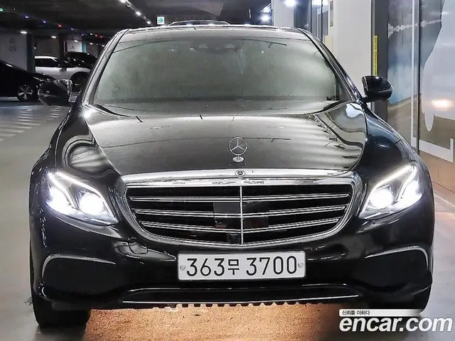 Mercedes-Benz E-Class 2020 2.0 автомат (гидро), миниатюра 2