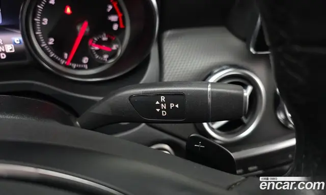 Mercedes-Benz GLA-Class 2018 2.0 автомат (гидро), миниатюра 11