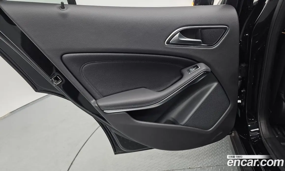 Mercedes-Benz GLA-Class 2018 2.0 автомат (гидро), фото 14