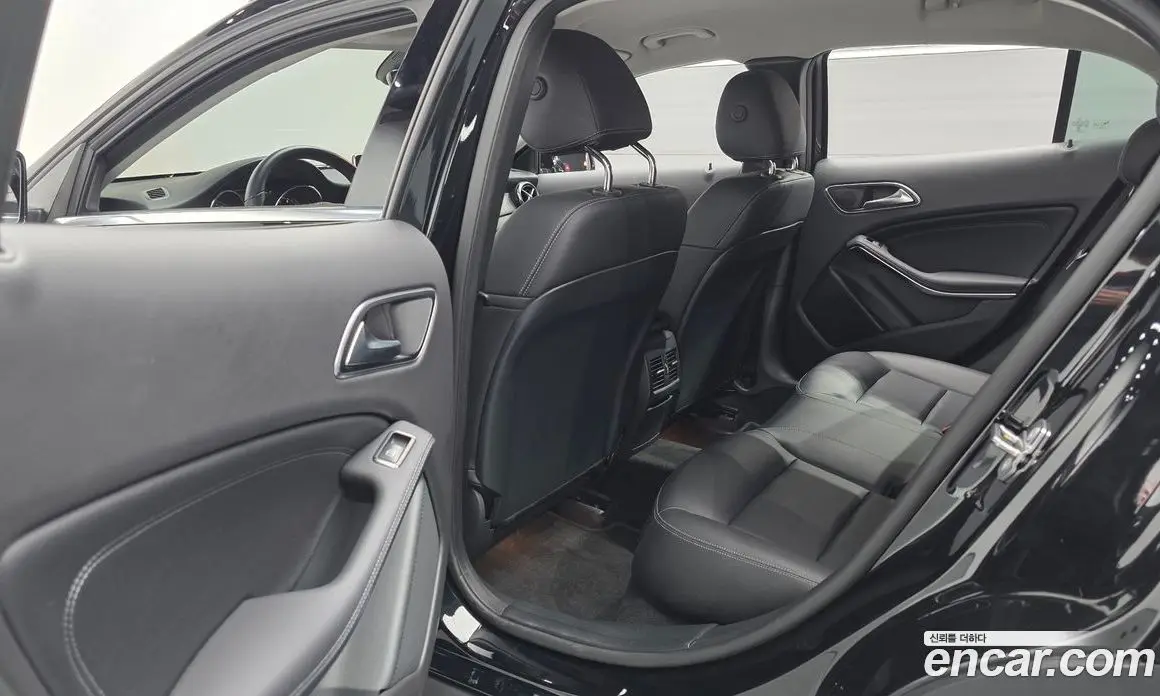 Mercedes-Benz GLA-Class 2018 2.0 автомат (гидро), фото 15