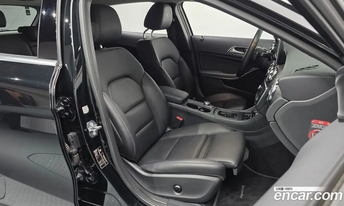 Mercedes-Benz GLA-Class 2018 2.0 автомат (гидро), фото 17
