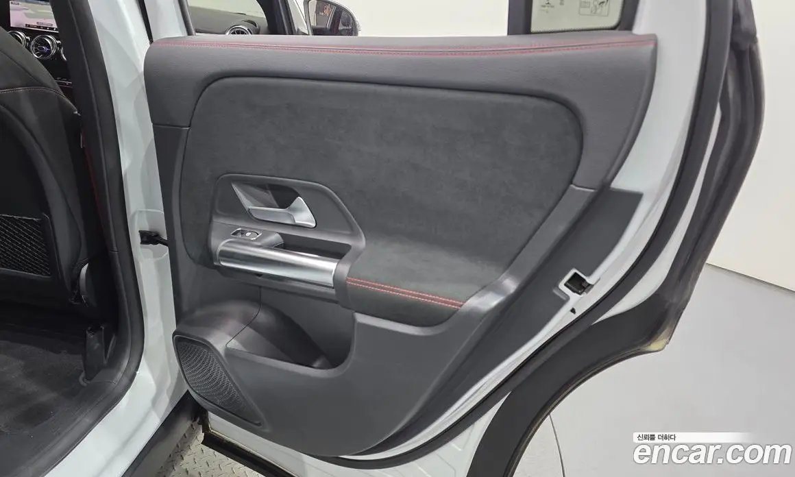 Mercedes-Benz GLA-Class 2021 2.0 автомат (гидро), фото 15