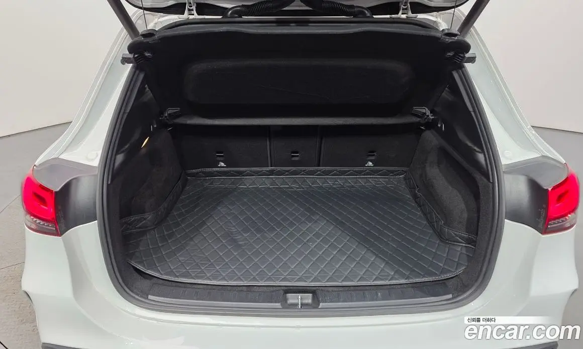 Mercedes-Benz GLA-Class 2021 2.0 автомат (гидро), фото 24