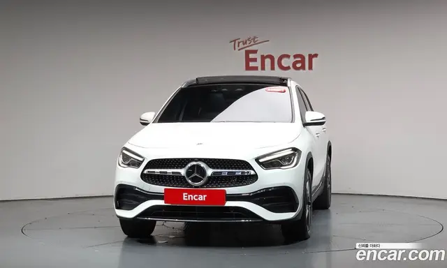 Mercedes-Benz GLA-Class 2022 2.0 автомат (гидро), миниатюра 2