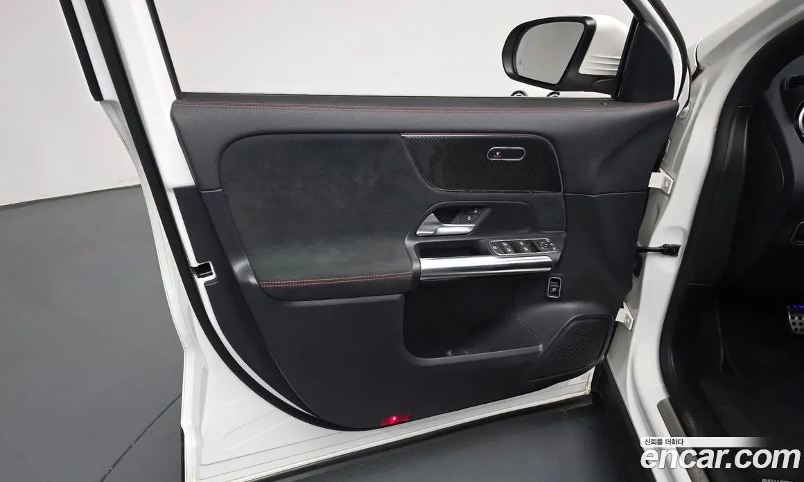 Mercedes-Benz GLA-Class 2022 2.0 автомат (гидро), фото 13